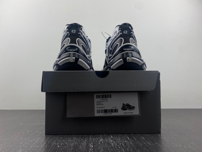SNEAKER RUNNER 31