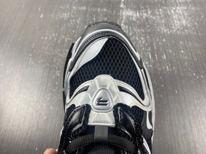 SNEAKER RUNNER 31