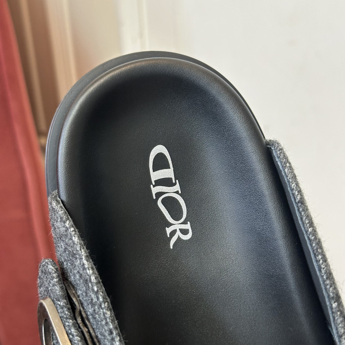 D10r SANDAL 20
