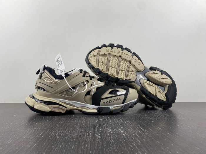 Track Sneaker-32