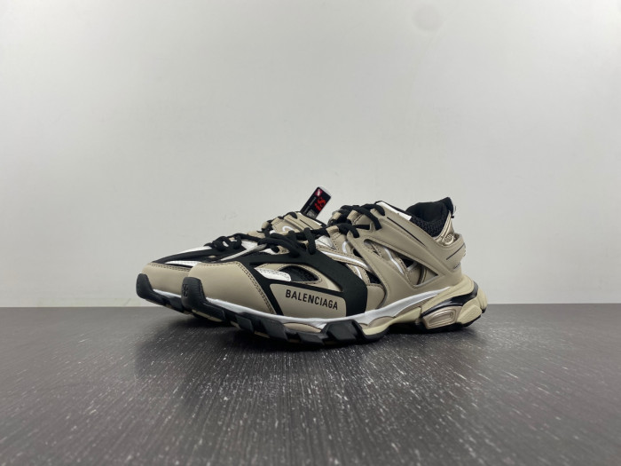 Track Sneaker-32
