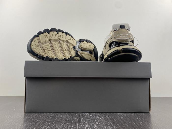Track Sneaker-32