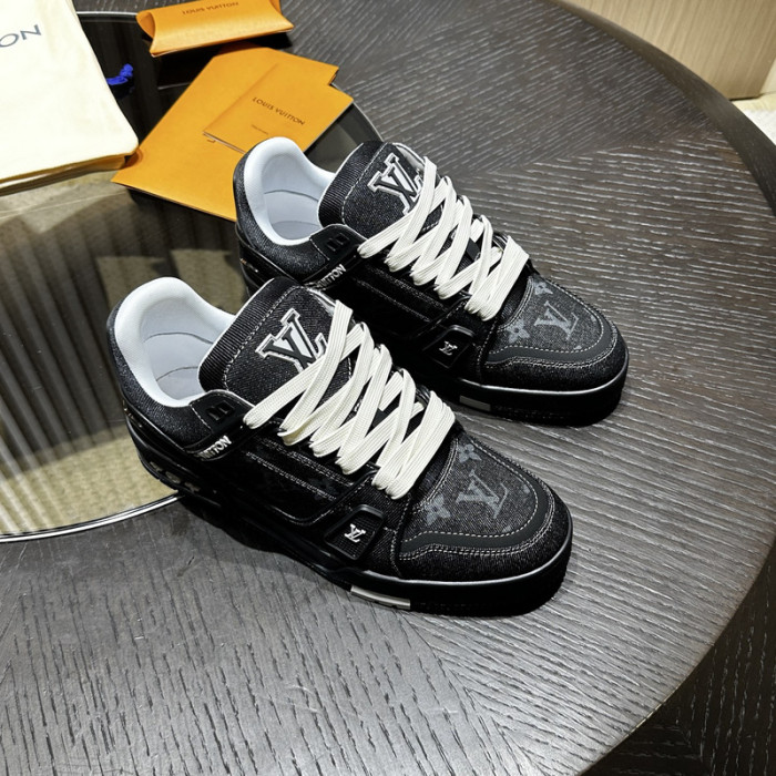 LV snekaers 134