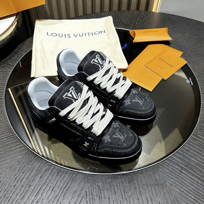 LV snekaers 134