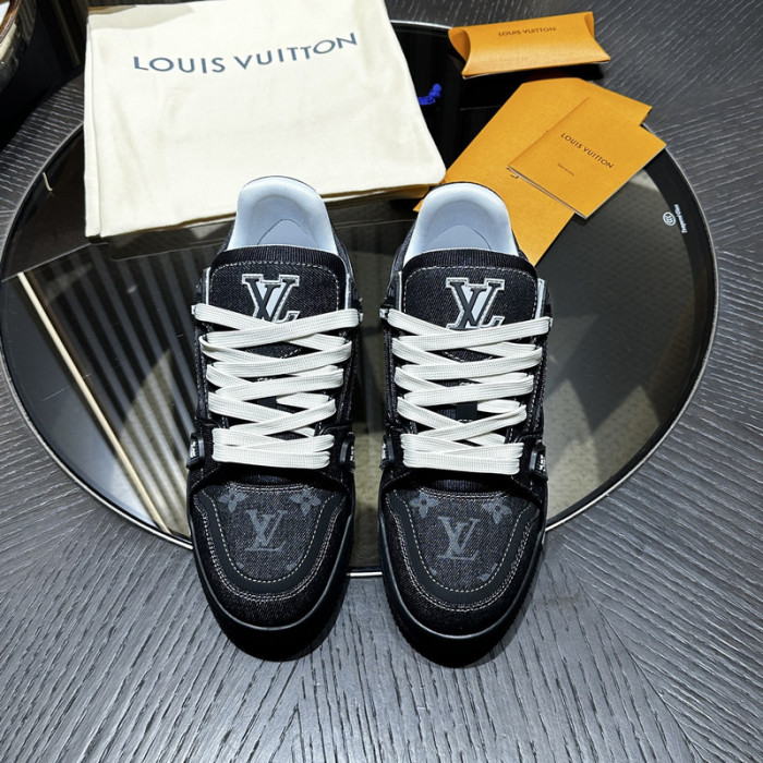 LV snekaers 134