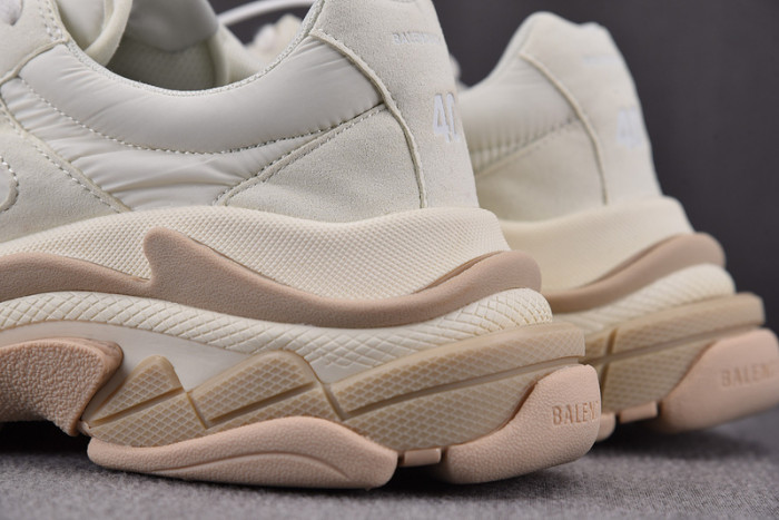 BALENCIAGA 05