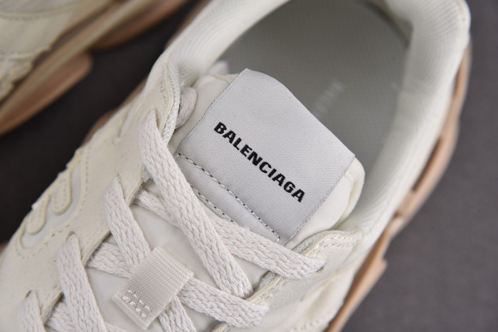 BALENCIAGA 05