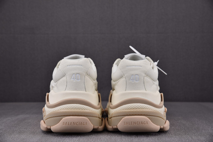 BALENCIAGA 05