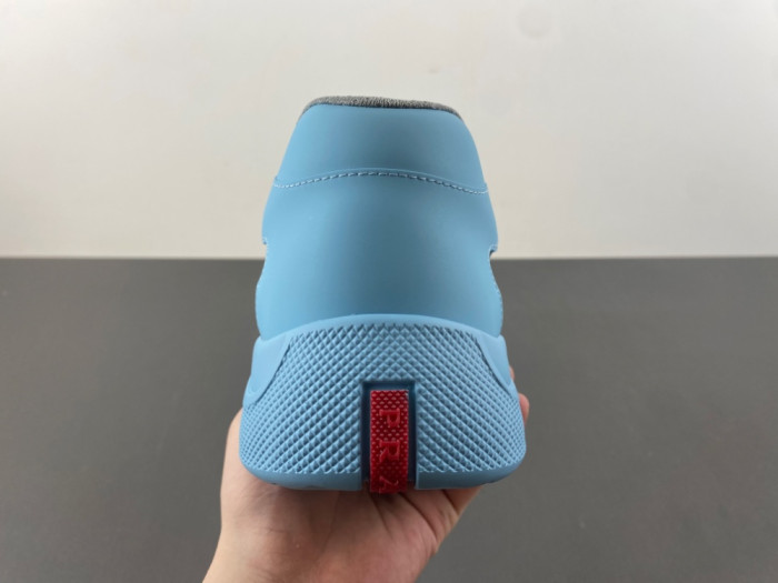 Prada 68