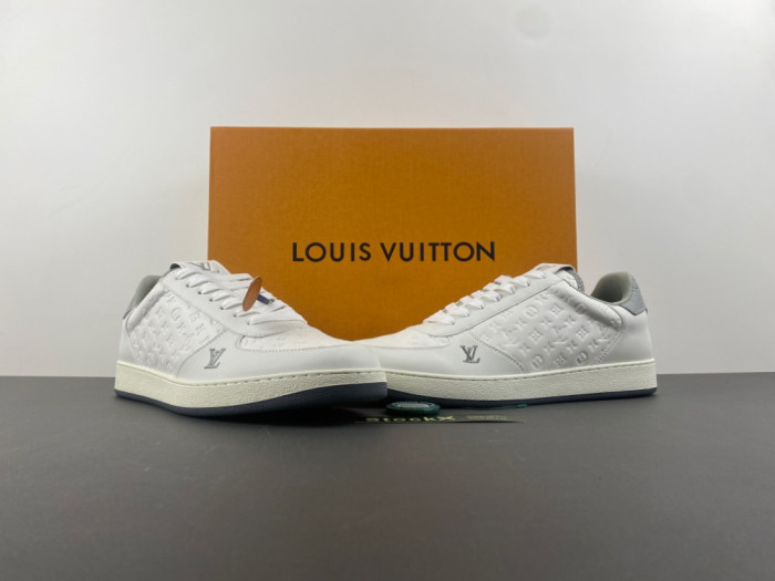 LV snekaers 210