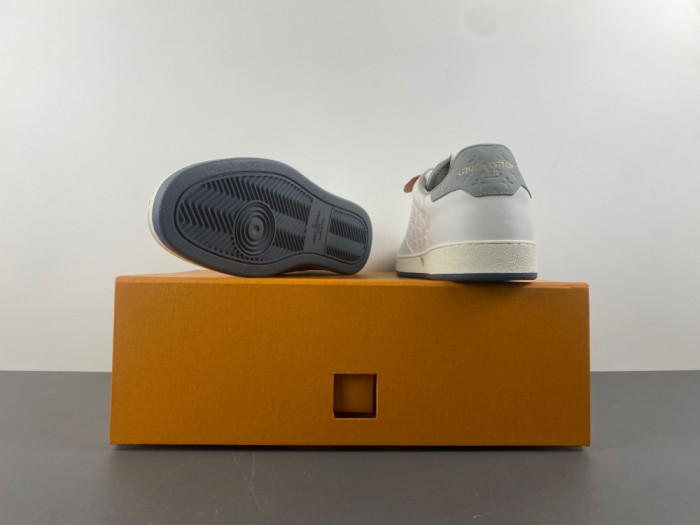 LV snekaers 210