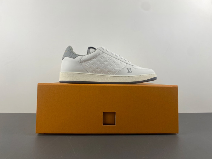 LV snekaers 210