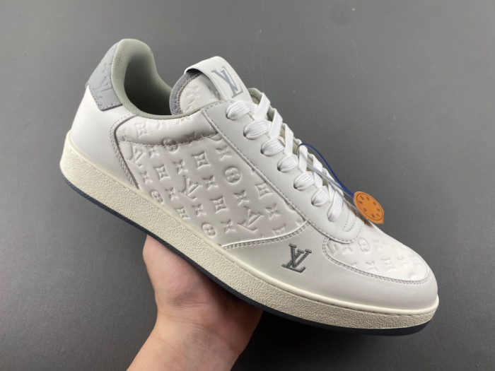 LV snekaers 210