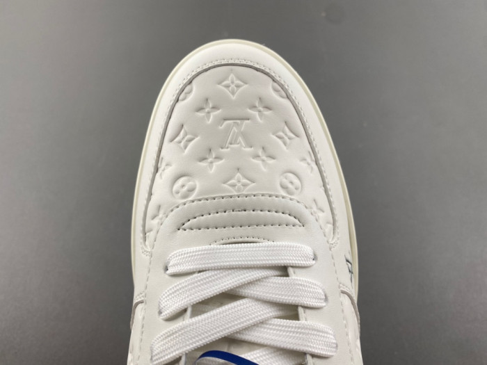 LV snekaers 210