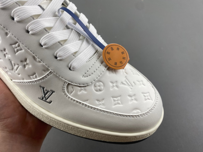 LV snekaers 210