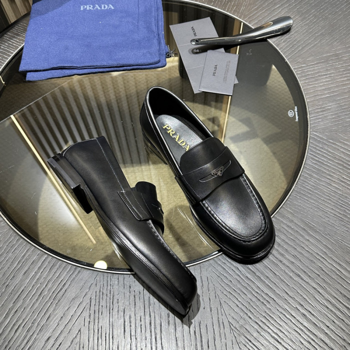 Prada 66