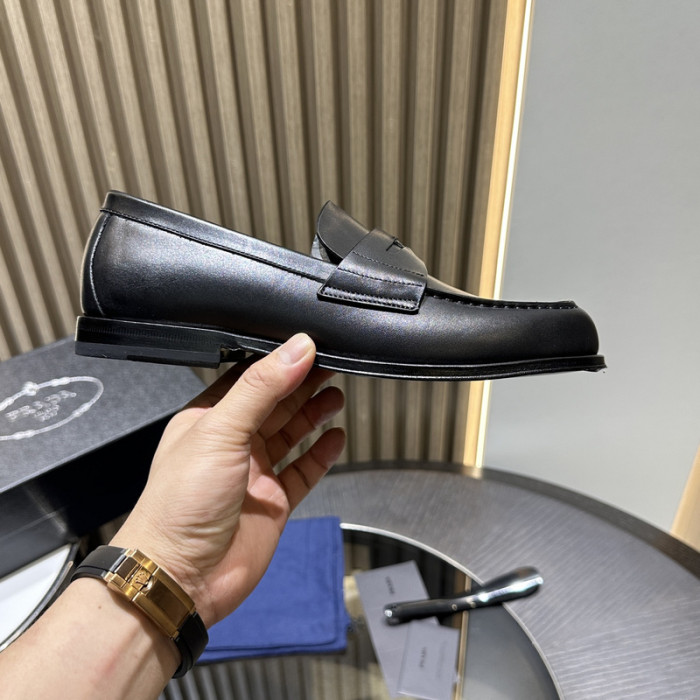 Prada 66