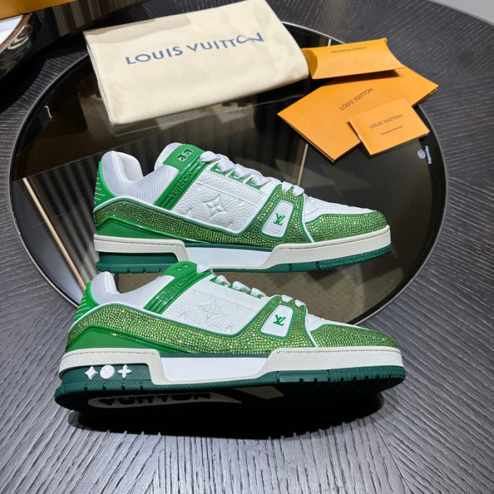 LV snekaers 121