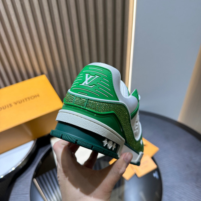 LV snekaers 121