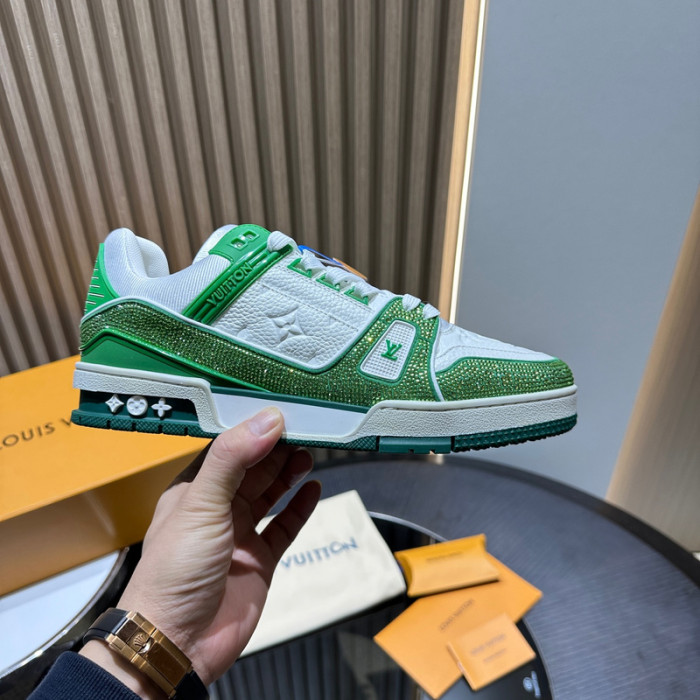 LV snekaers 121