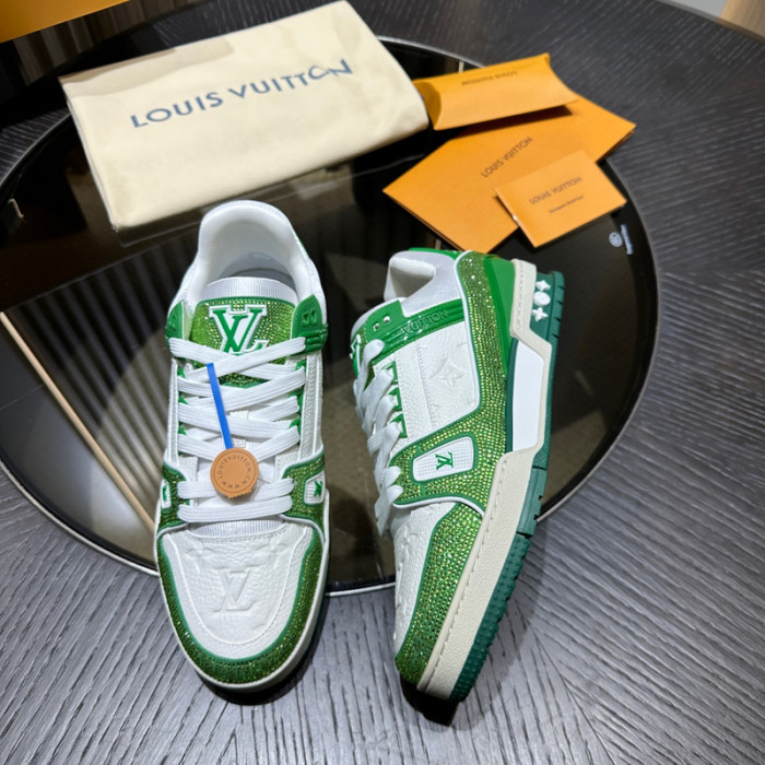LV snekaers 121