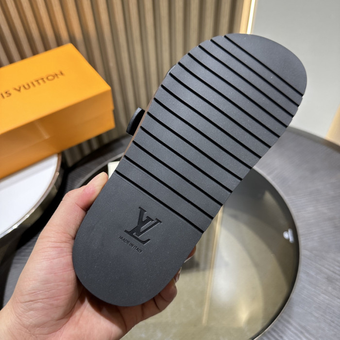 L&V sandal 63