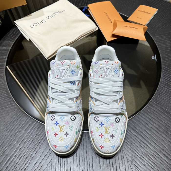 LV snekaers 136