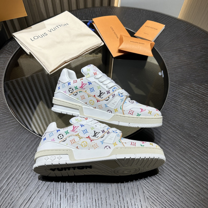LV snekaers 136
