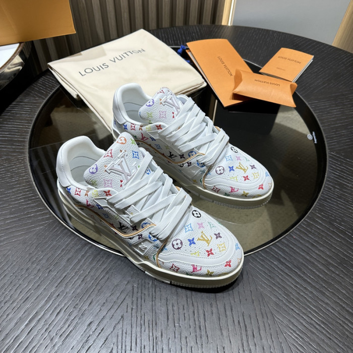 LV snekaers 136