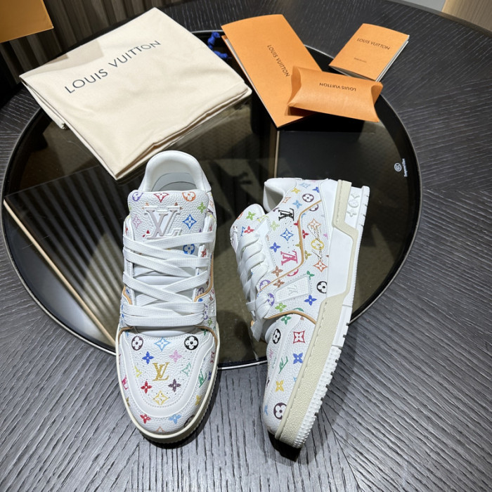 LV snekaers 136
