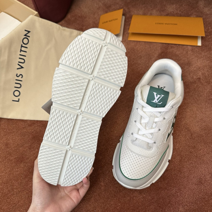 LV snekaers 141