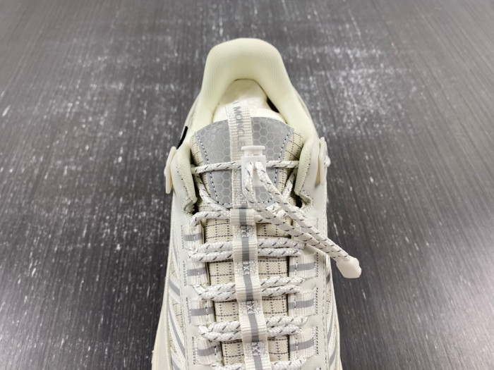 MONCLER SNEAKER 05