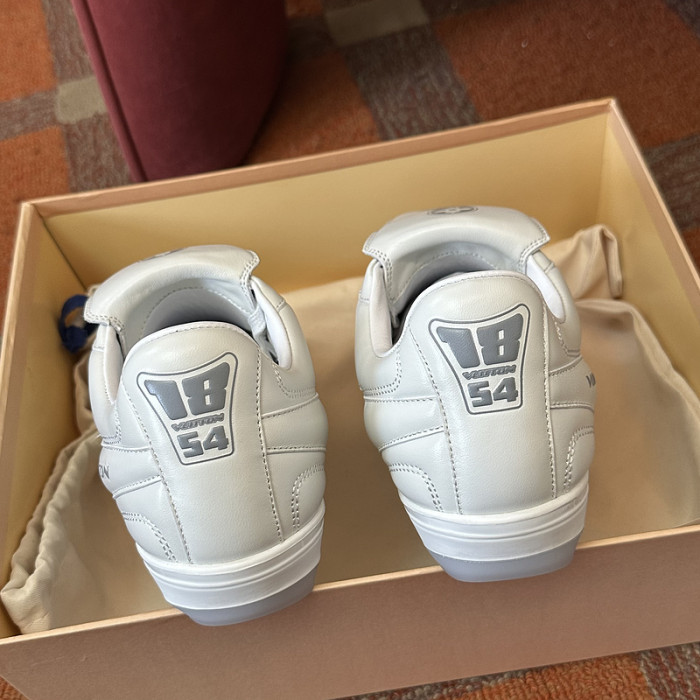 LV snekaers 127