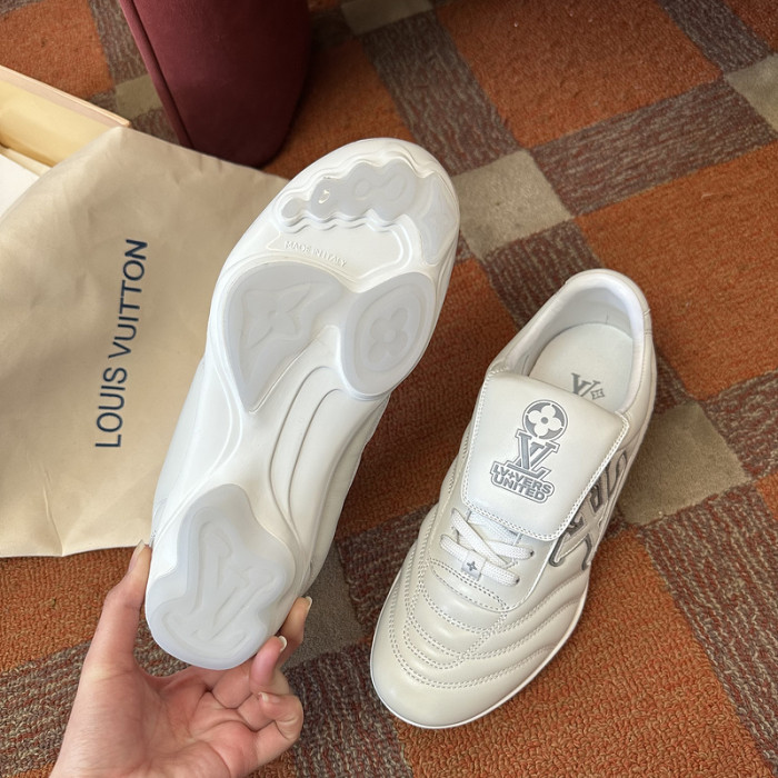 LV snekaers 127