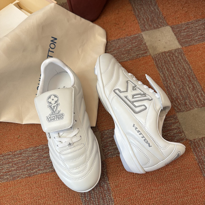 LV snekaers 127