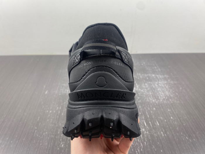 MONCLER SNEAKER 01