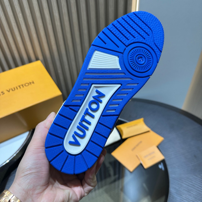 LV snekaers 123