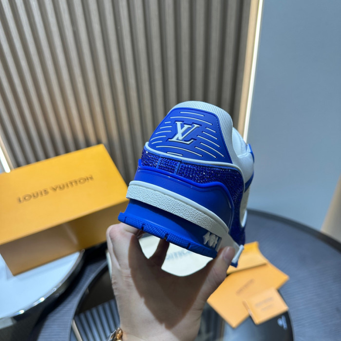 LV snekaers 123