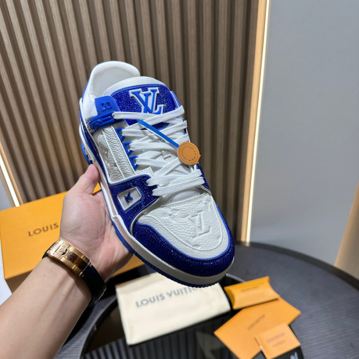 LV snekaers 123