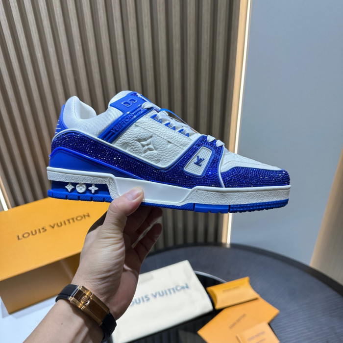 LV snekaers 123