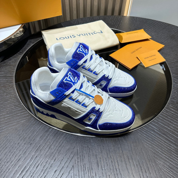 LV snekaers 123