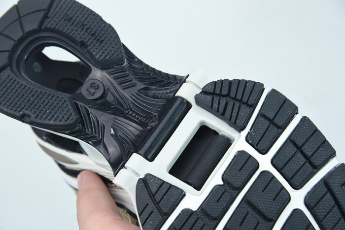 SNEAKER RUNNER 08