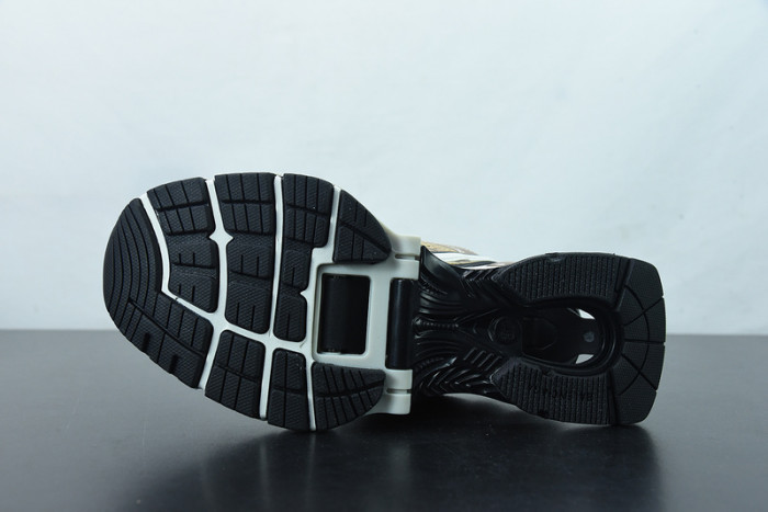 SNEAKER RUNNER 08
