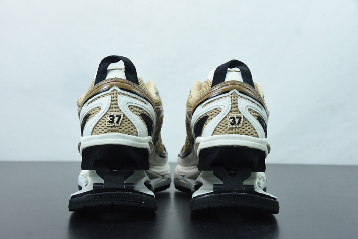 SNEAKER RUNNER 08