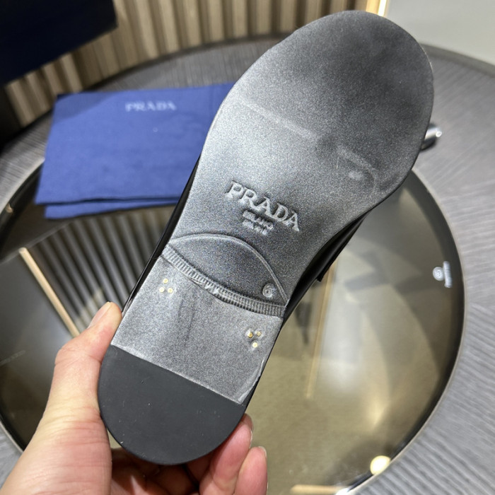 Prada 64