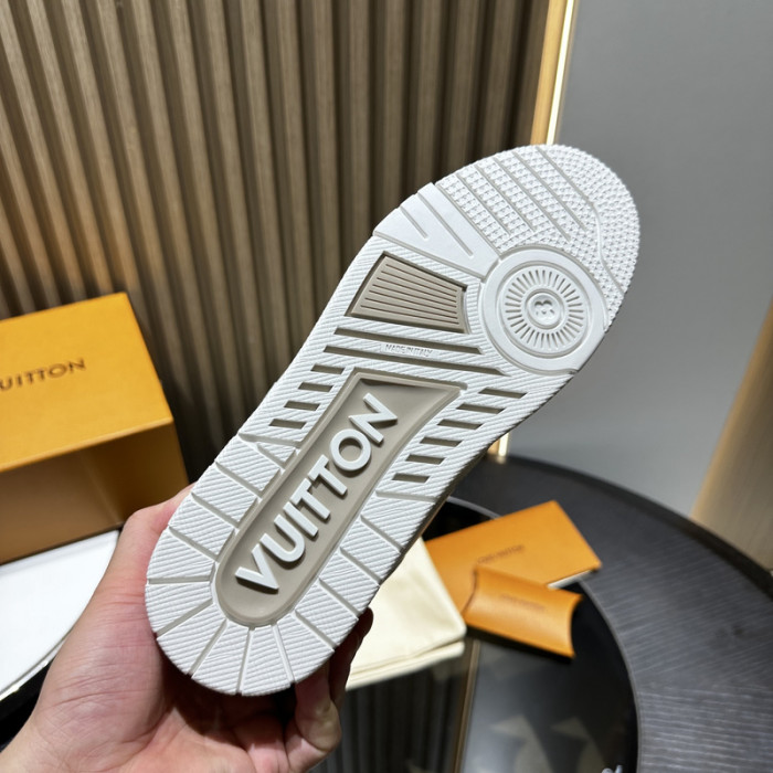 LV snekaers 174