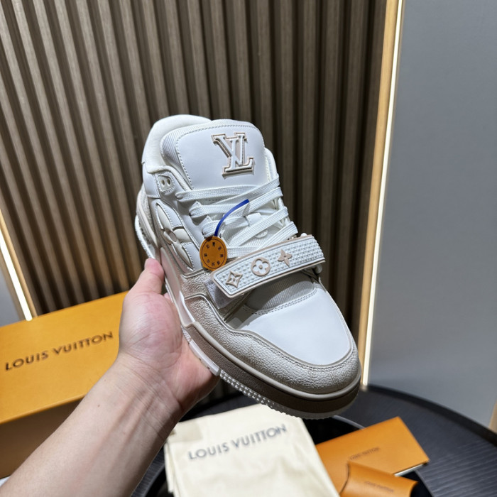 LV snekaers 174