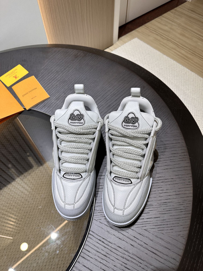 LV snekaers 205