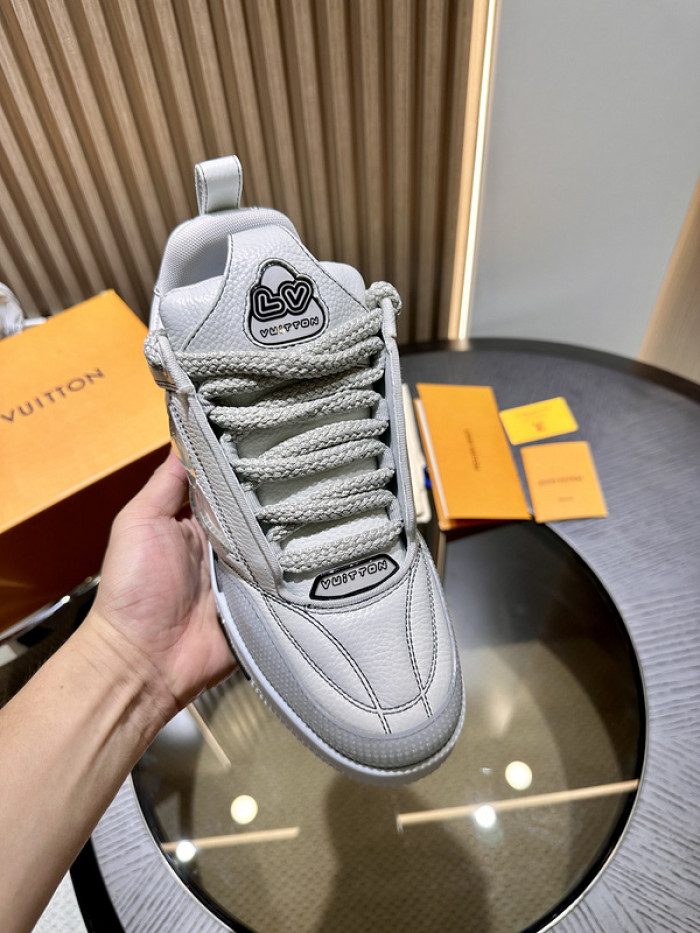 LV snekaers 205