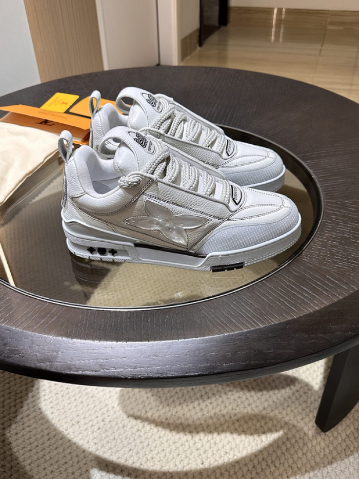 LV snekaers 205